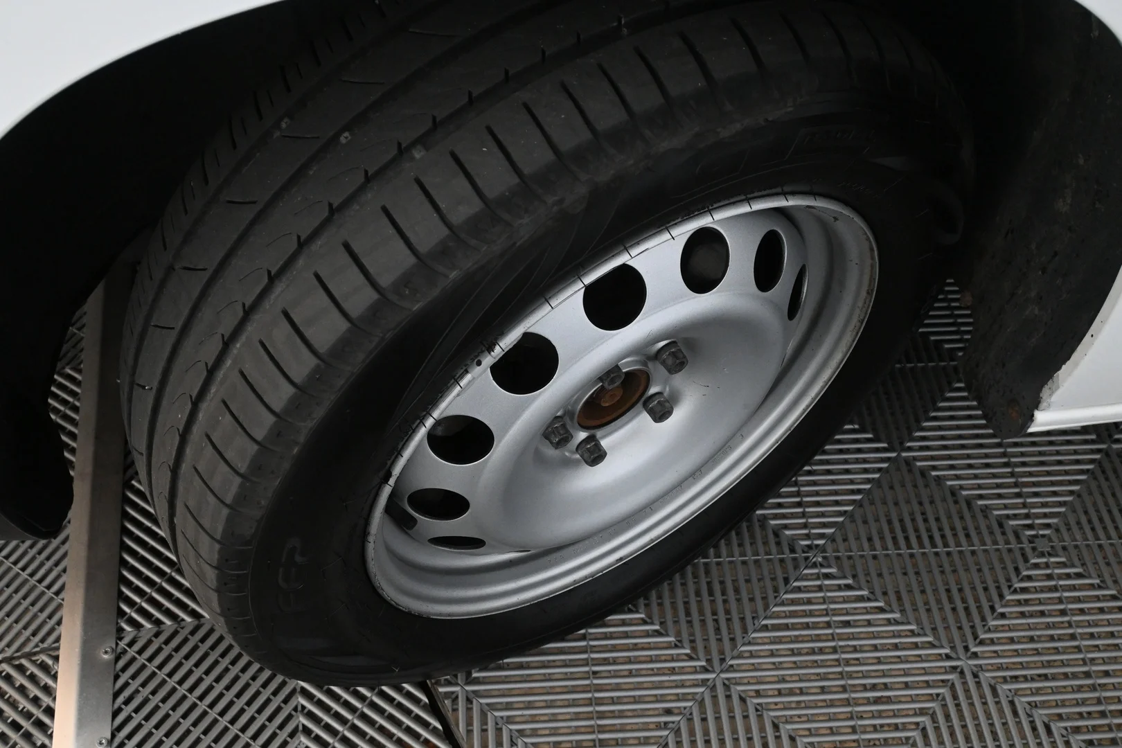 Car Image - zl5Cxtgs1cF4gSU2IgR6r