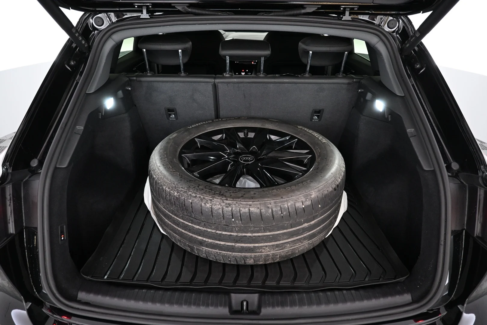 Car Image - 7KXUSawsViyjRDP7EXxJ7e