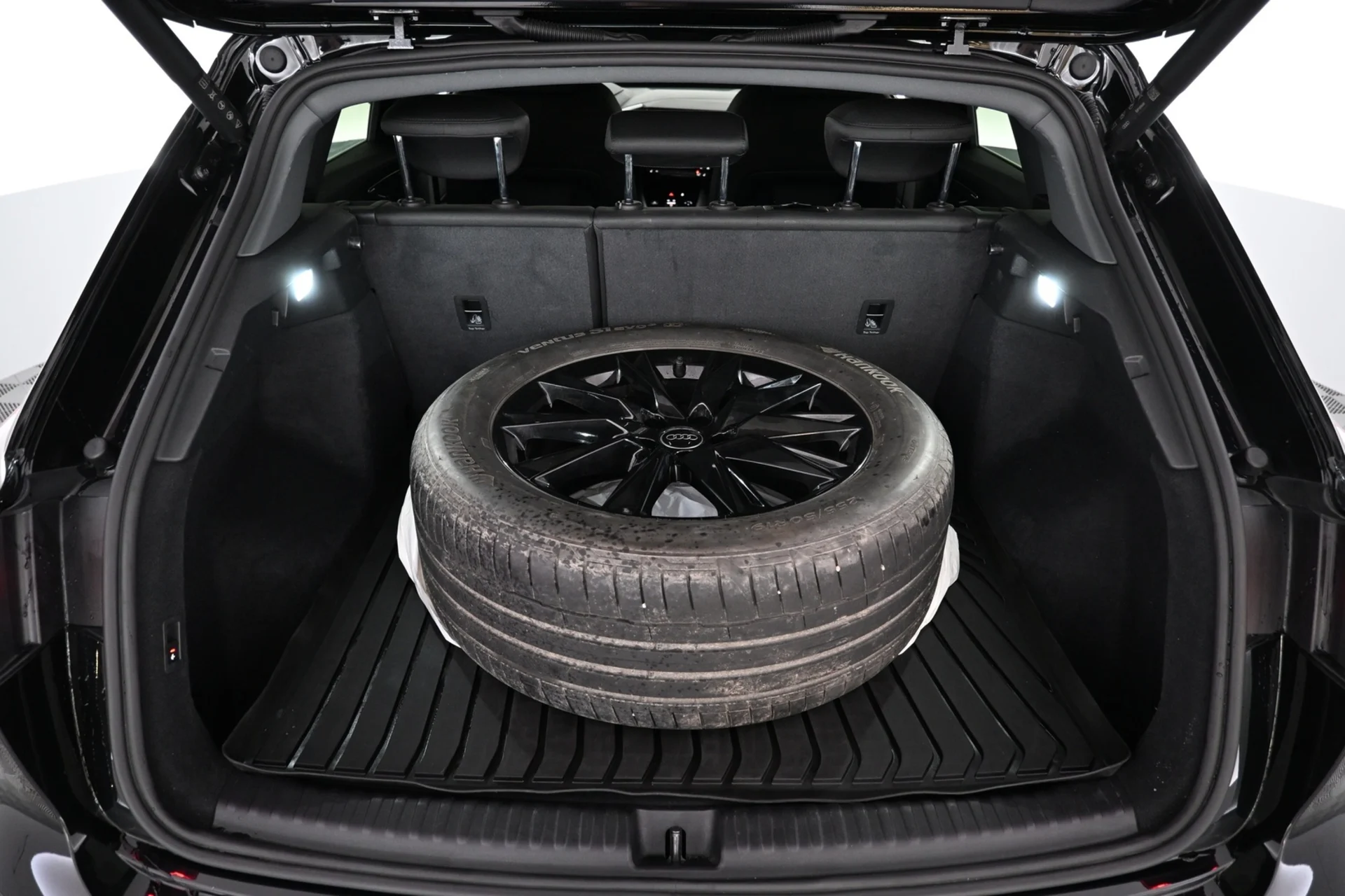 Car Image - 7KXUSawsViyjRDP7EXxJ7e