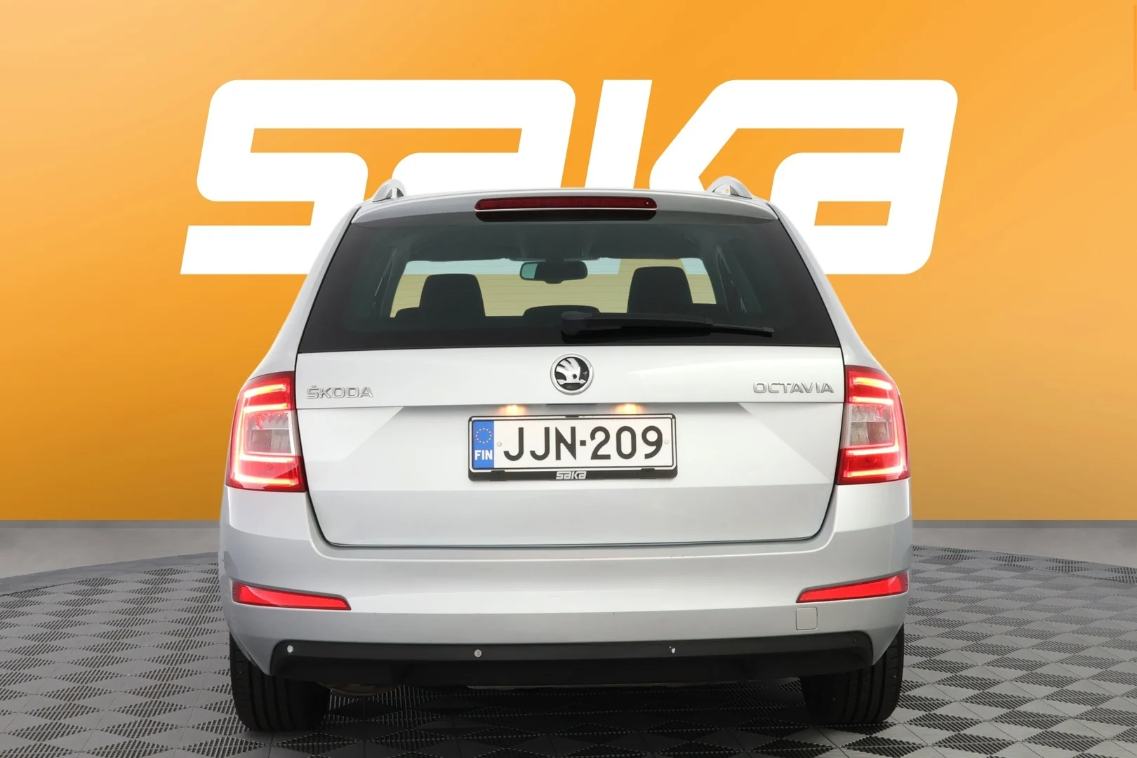 Car Image - 2O465bzTesB4YhpZYDkYqI