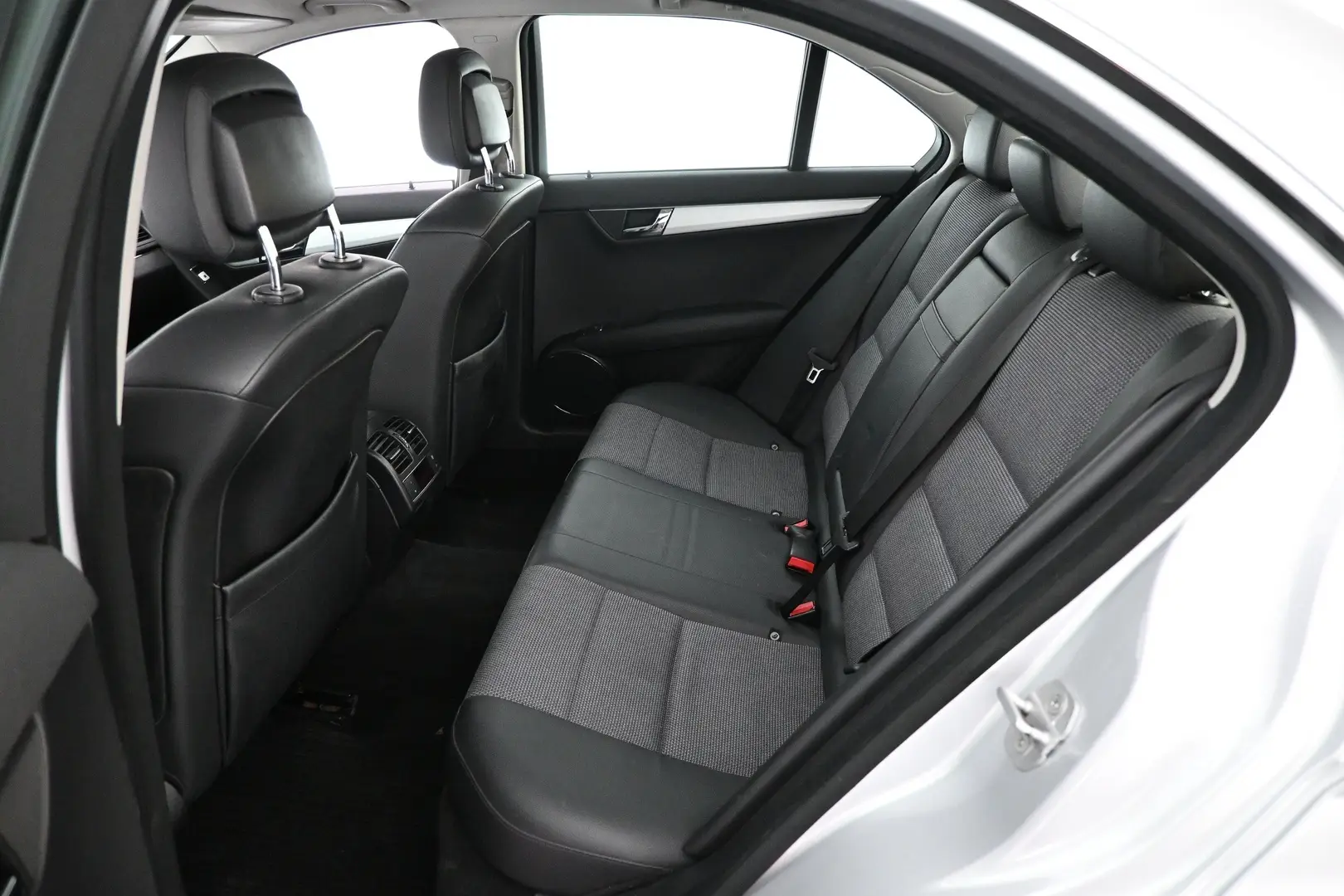 Car Image - sQucPQB42NiRSzhr1iV8R