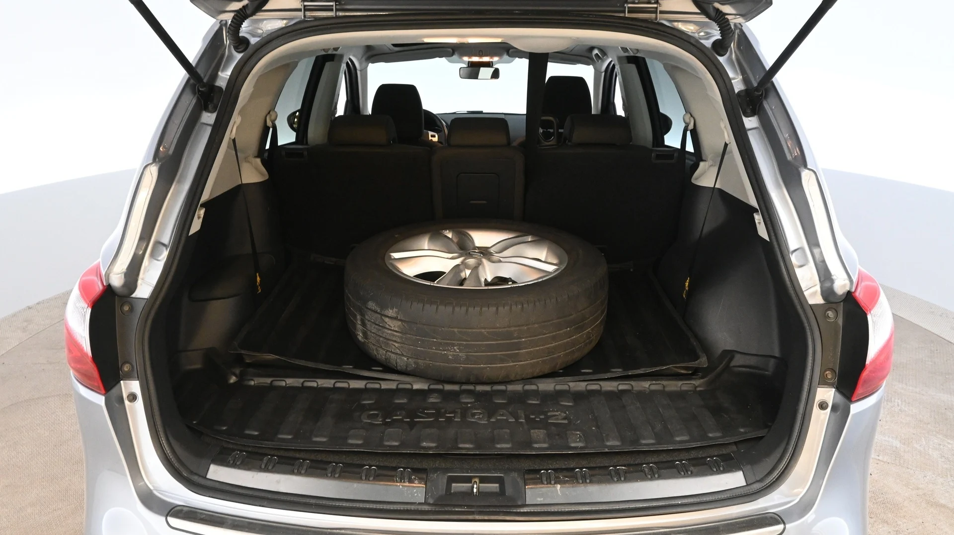Car Image - 1Ad9jI0KyFbx5ZbwazCNnY