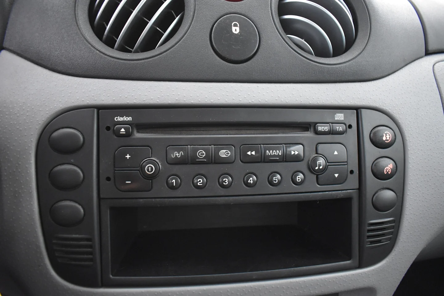Car Image - 2baX82Auo81UQW3xoOUxxT