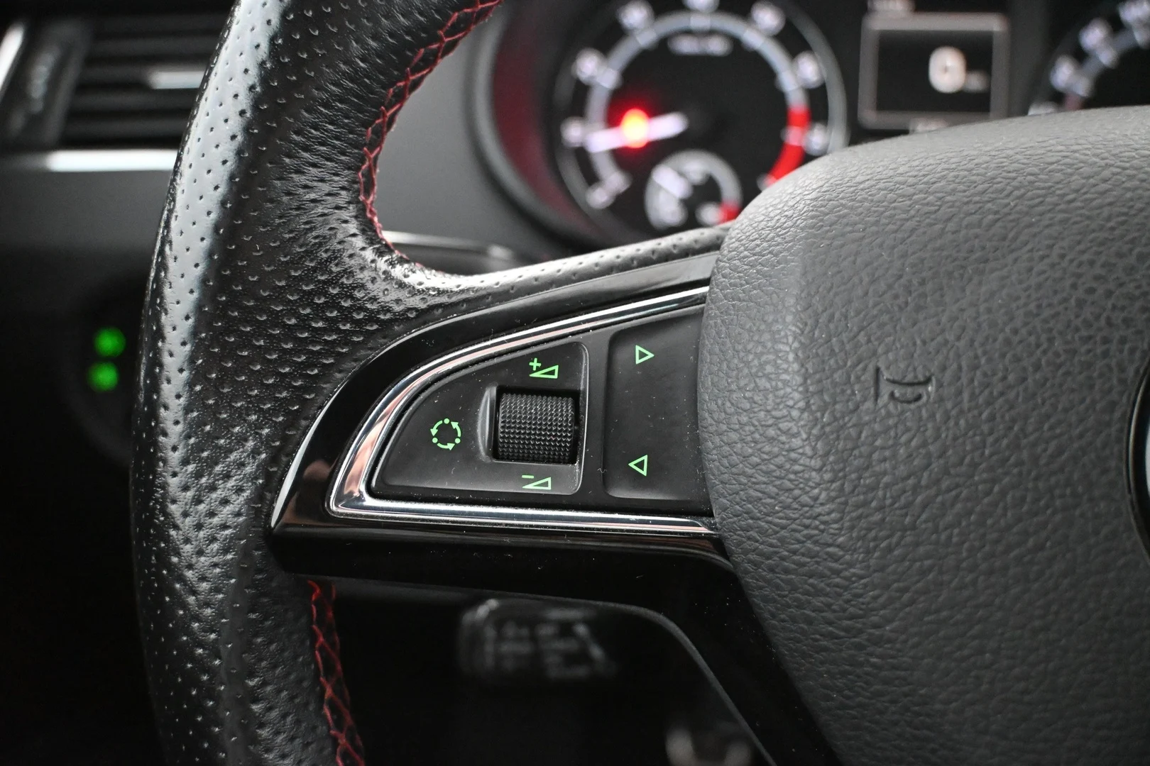 Car Image - 1UXpgKhq8fJFtiT3jXis50
