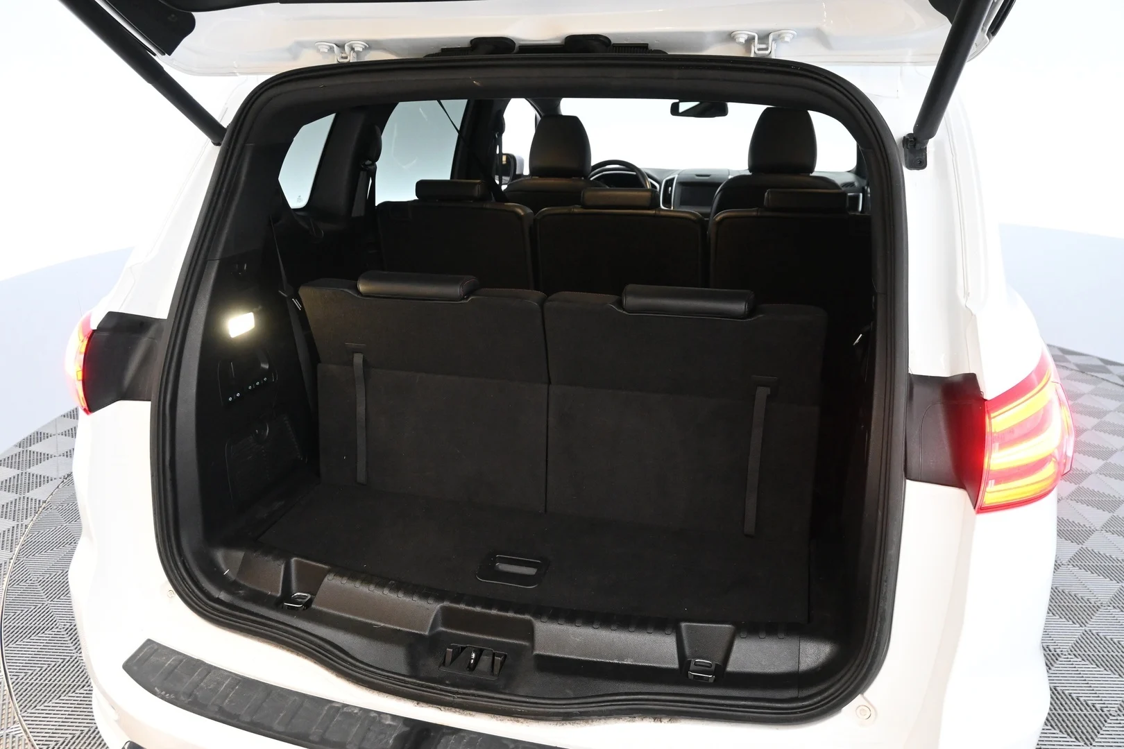 Car Image - 4GzNfweYXQNVvtpBz02dcM