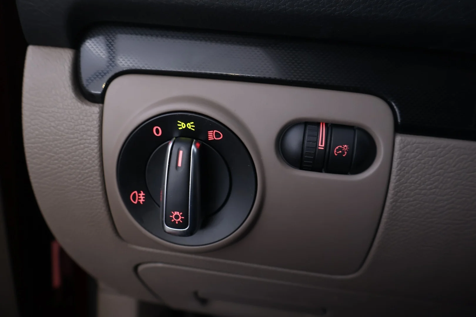 Car Image - 2e7UQiQIBeIVXUiYVc9kN7