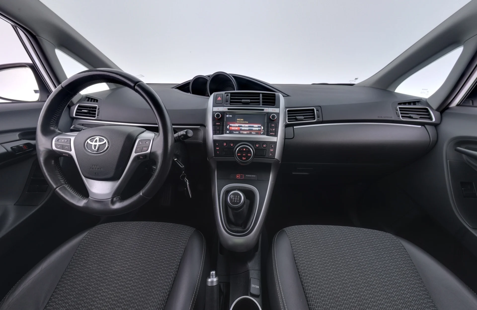 Car Image - 4xOVtSgMLuxktAIE0o2Vfn