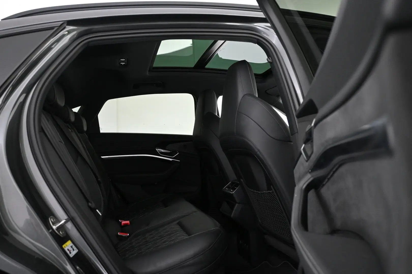 Car Image - 5trnScceGtxTrC4zPXKTCt