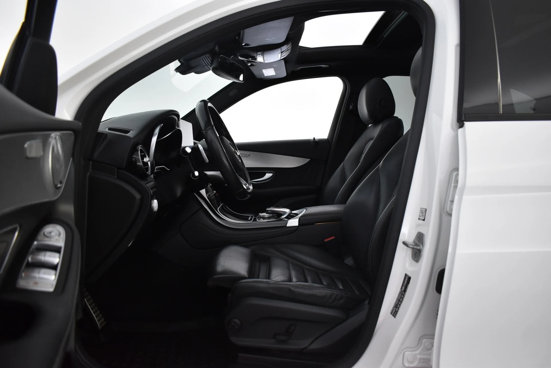 Car Image - 2dRhLHjjBa7RDixXlc42Q0