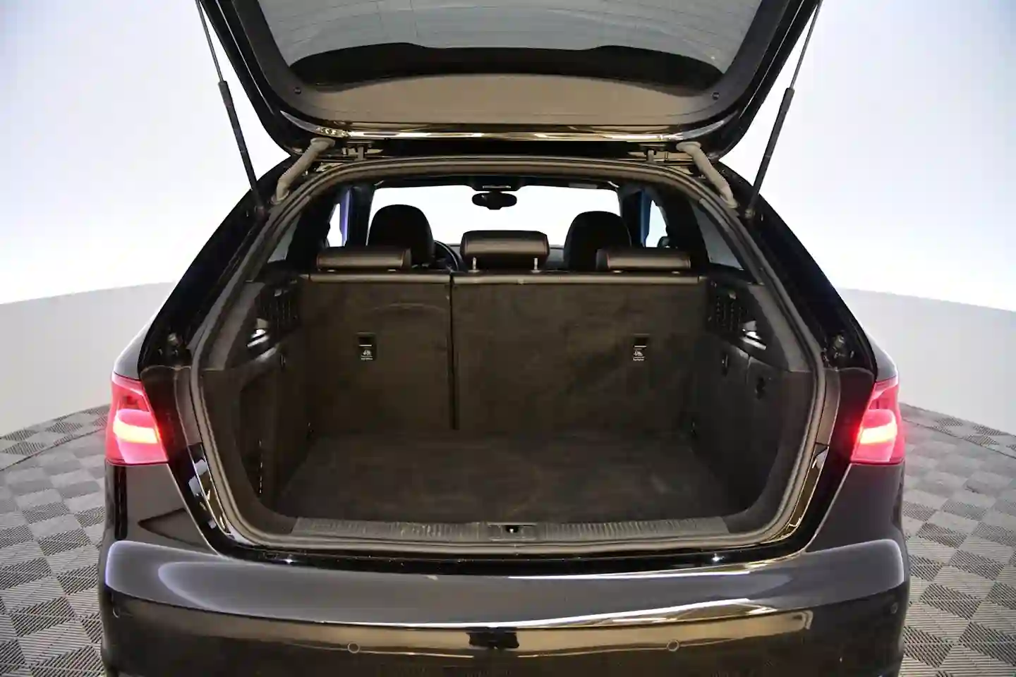 Car Image - 1ZVXInvSw0lUVerEDx4QVV