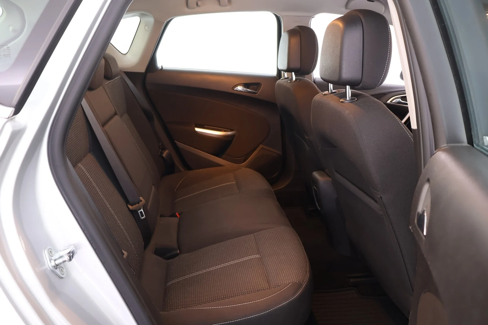 Car Image - 3BvC6M3JVj7XEJ95hCof7Z