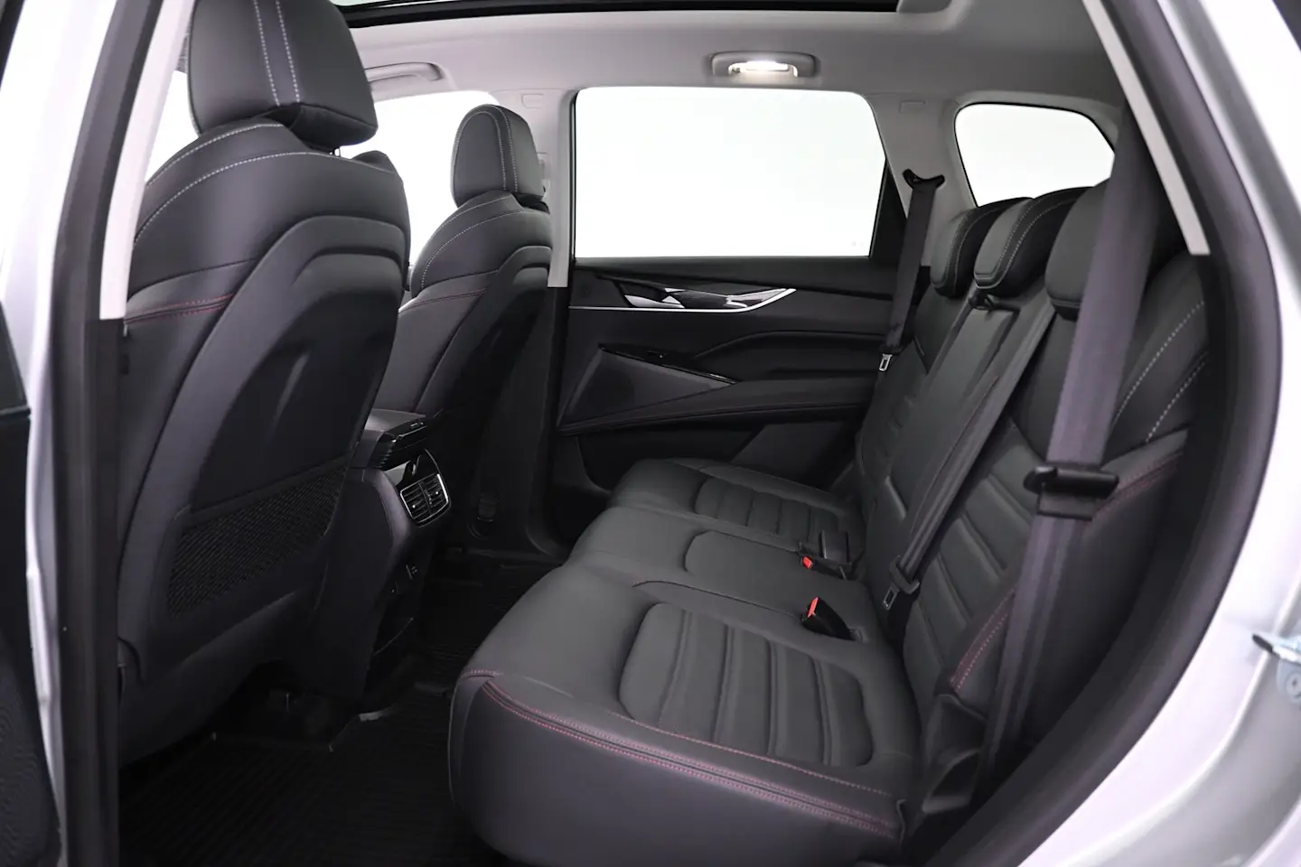 Car Image - 6XK3NVVQ3UneHgl9yrwk3