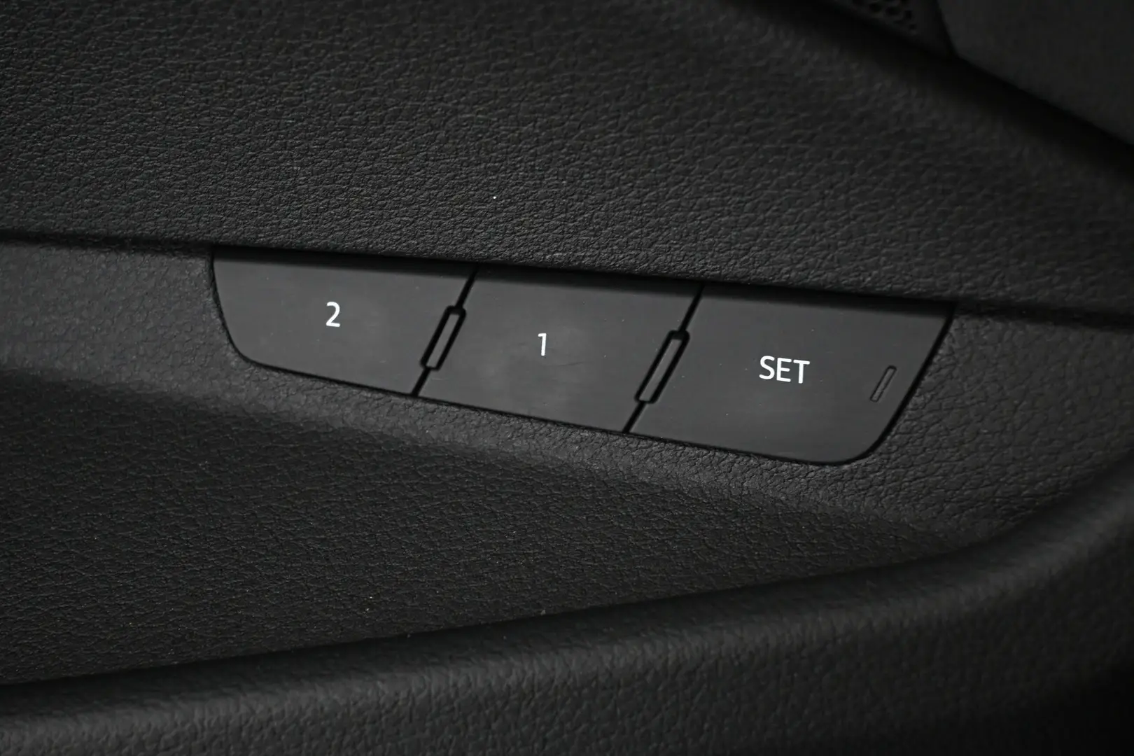 Car Image - 4X8xLnQ8QUtD80XSZg9J3k