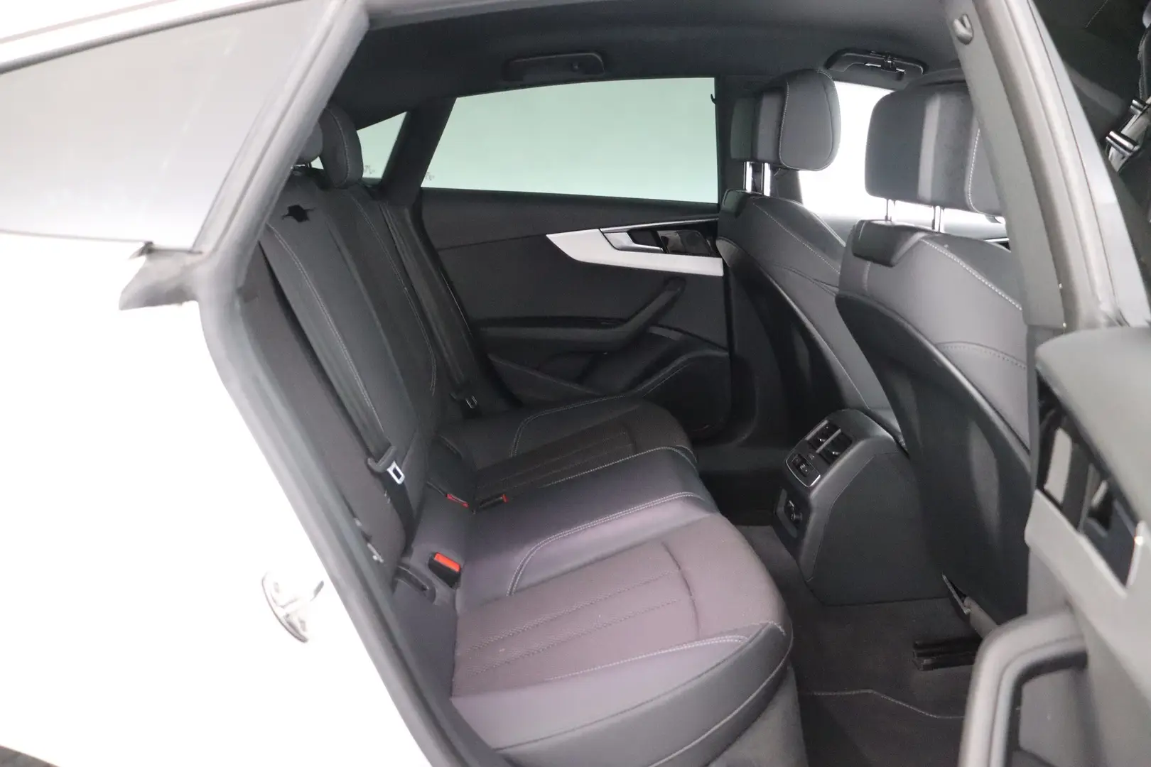 Car Image - 6m4IJN7eb8D6ebcQrba69Q