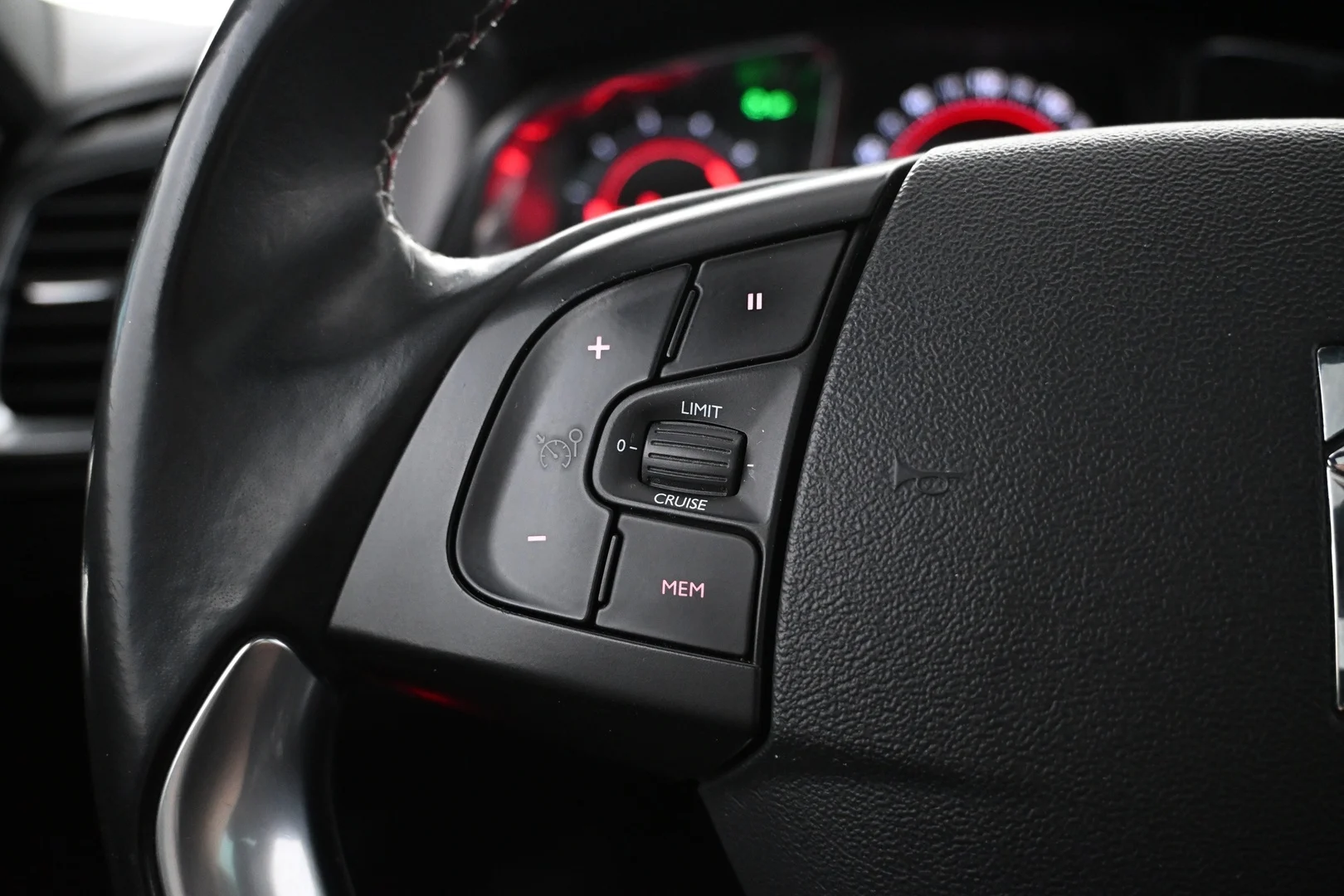 Car Image - 2kcQbAIrMaL84d1YrGCOzZ