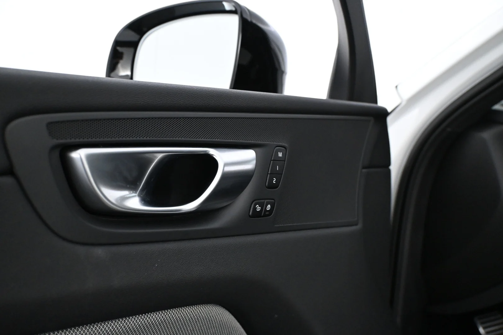 Car Image - 4LNRrA6vgtepW90o9H7vlx