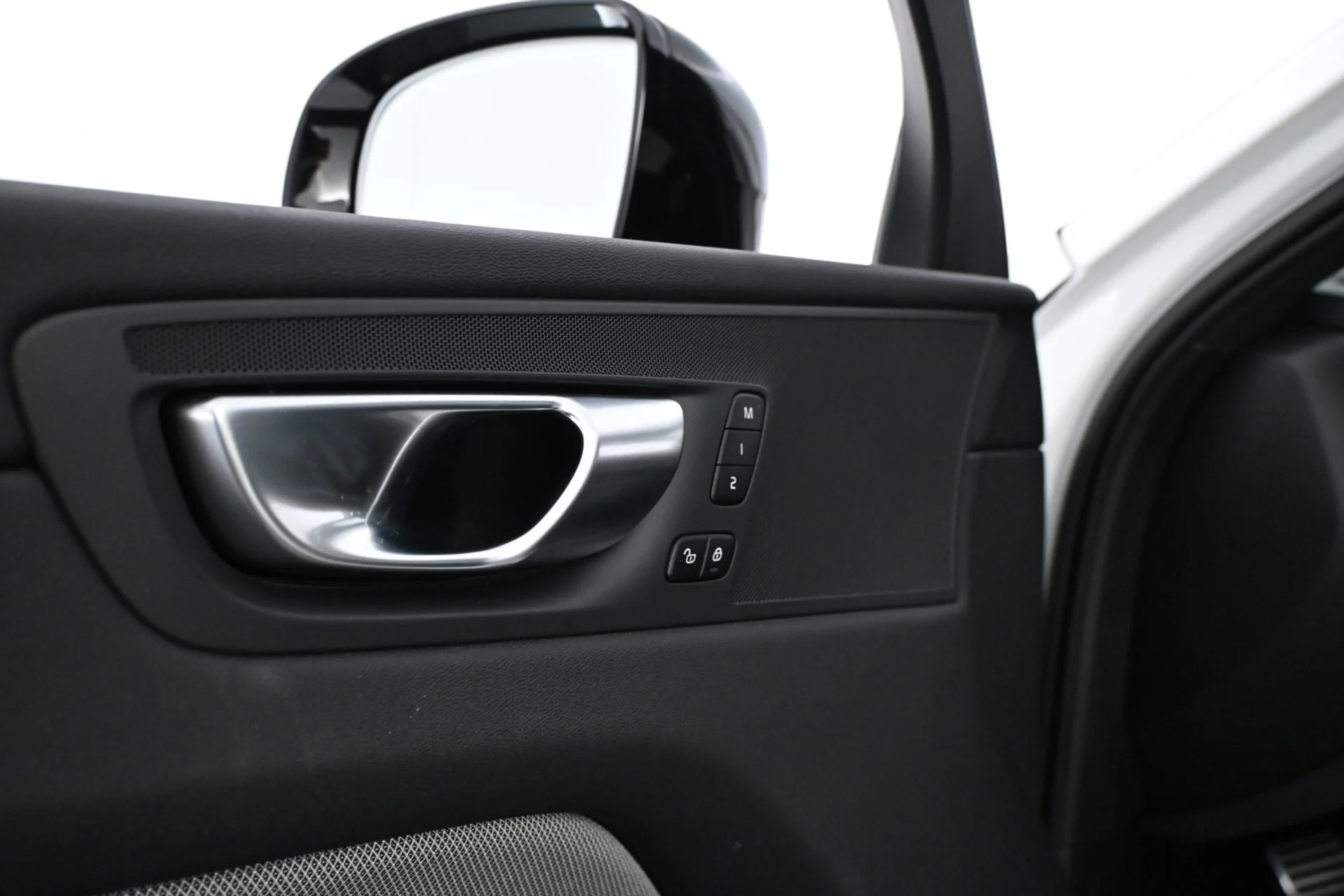 Car Image - 4LNRrA6vgtepW90o9H7vlx