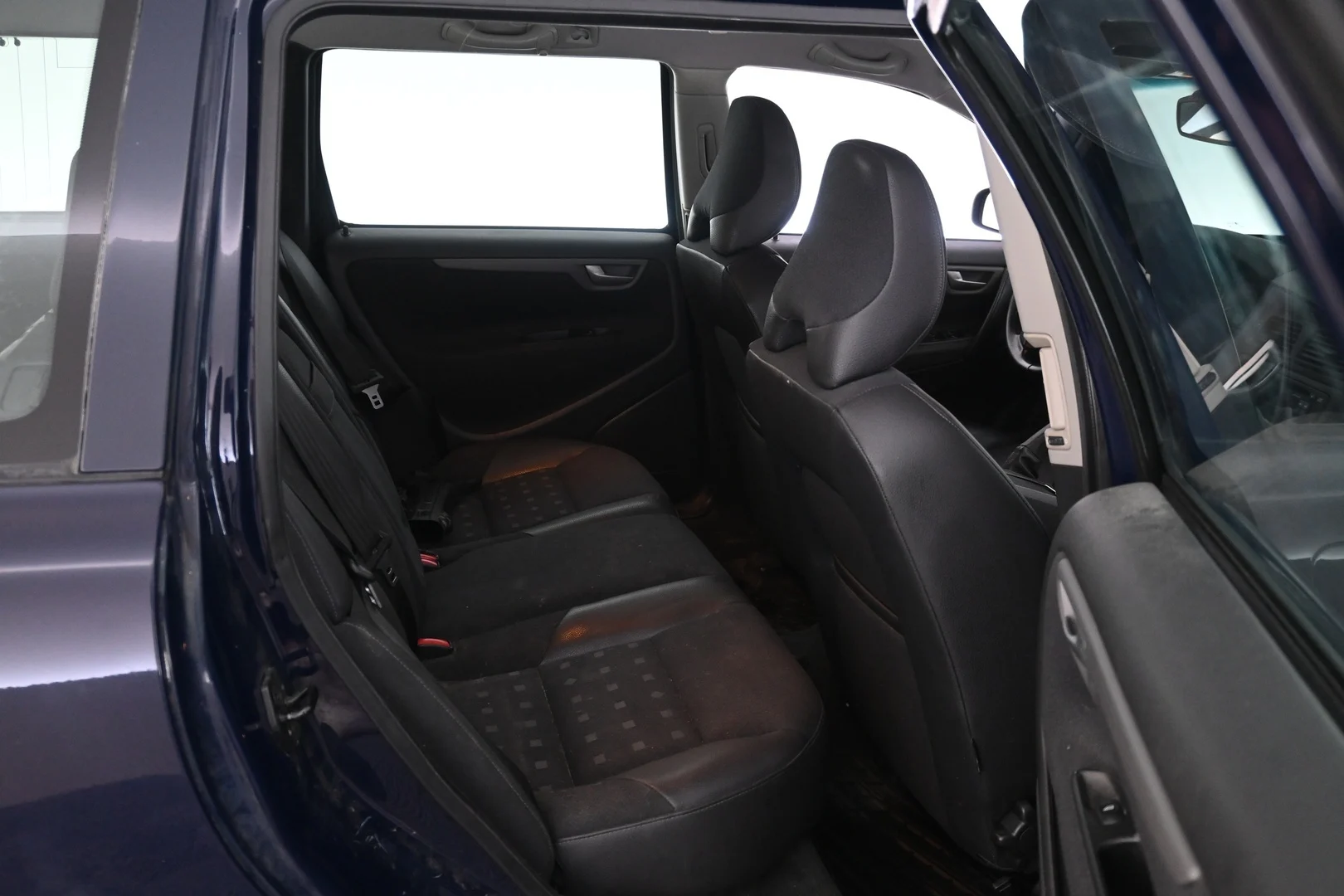 Car Image - 7lRYGqrPytDUWp4mfd7GGn