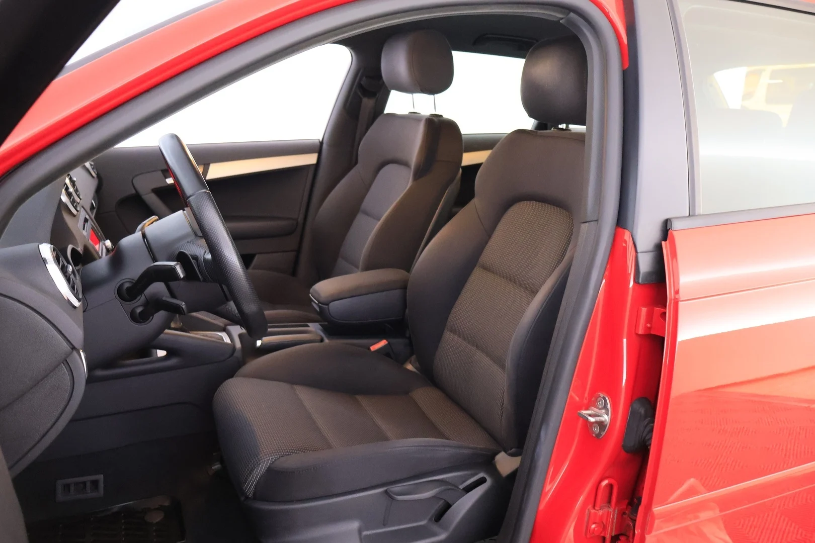 Car Image - 4CYC0s6Wdd4NEAfNubkDjB