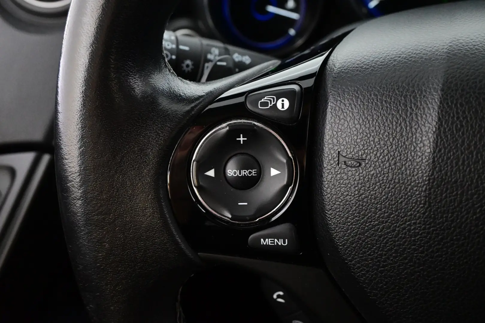 Car Image - 1qpTAIuq8hxO7BMdDopYsr