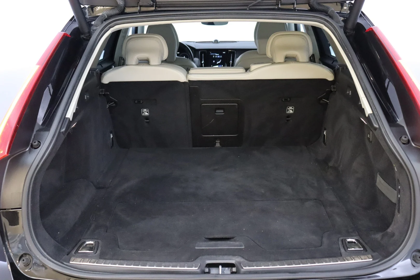 Car Image - 488jBjEc195q1B39qkd8jj
