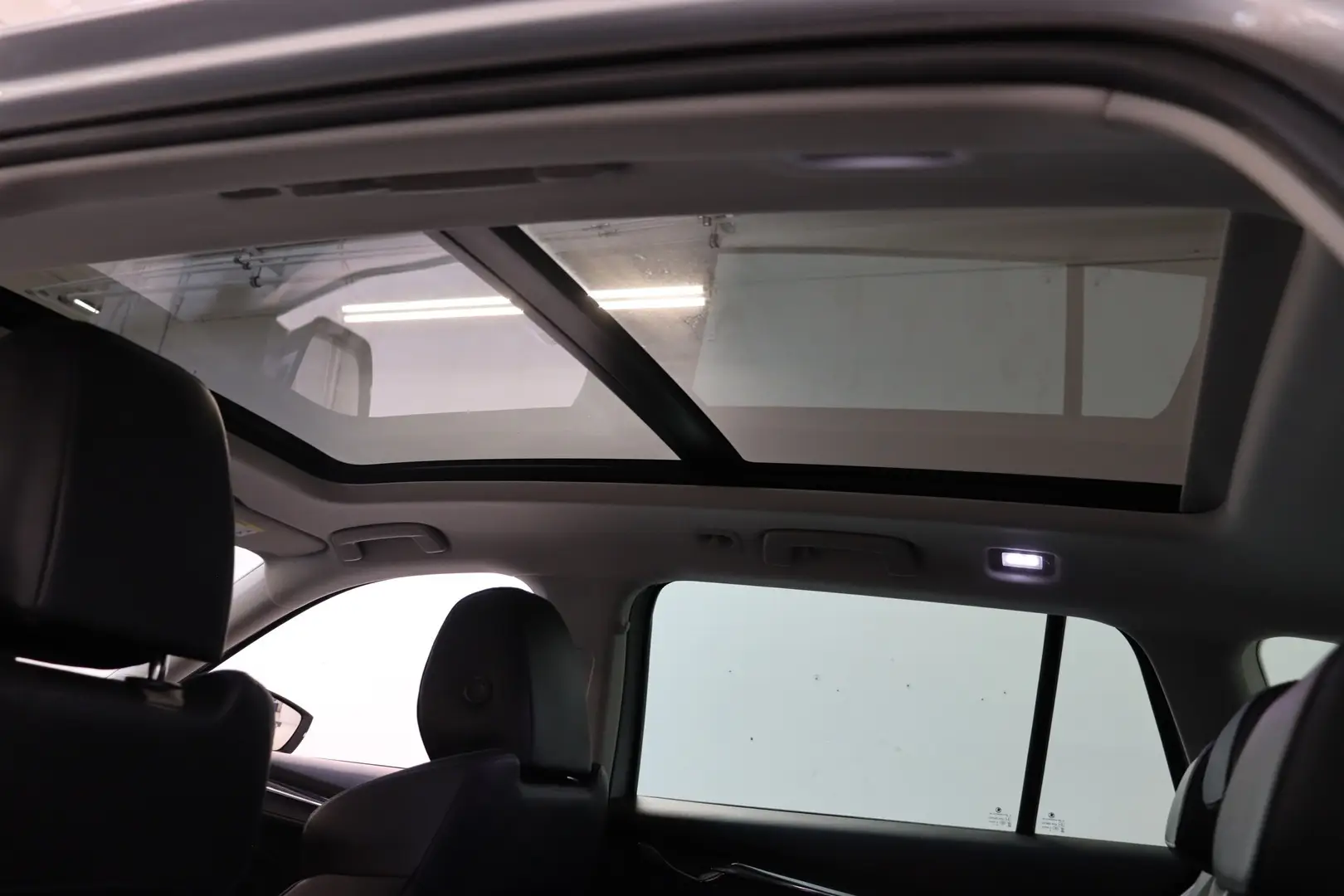 Car Image - el2slJT0mmnmQI7edaE74