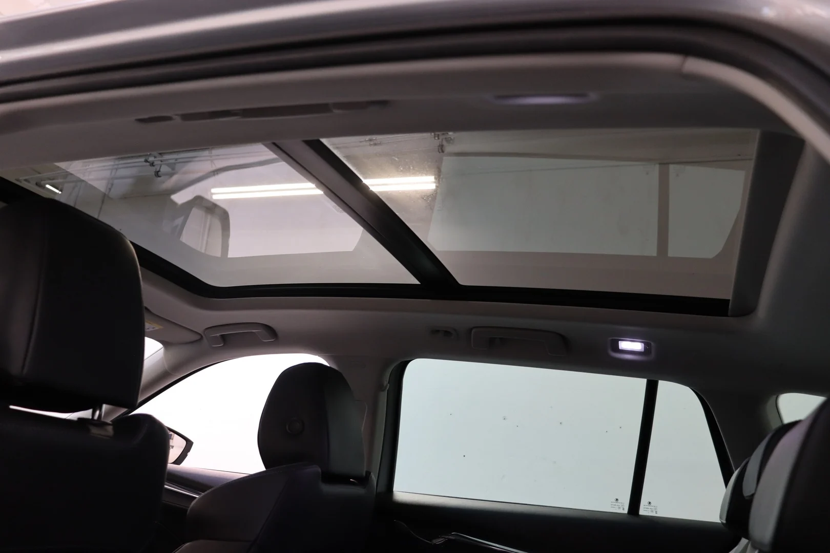 Car Image - el2slJT0mmnmQI7edaE74