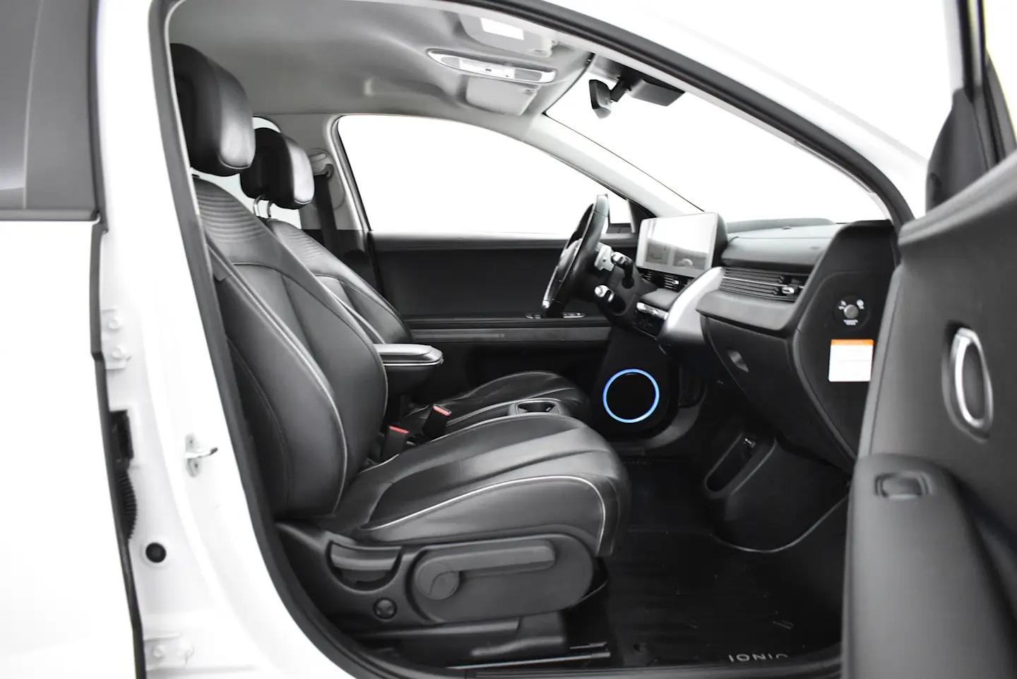 Car Image - 23sksTuB0nj7et6O7vlv6l