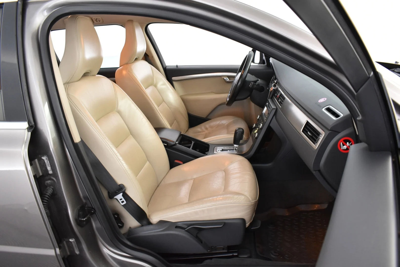 Car Image - 6yDRwOwe7r5qwEh09CZgkx