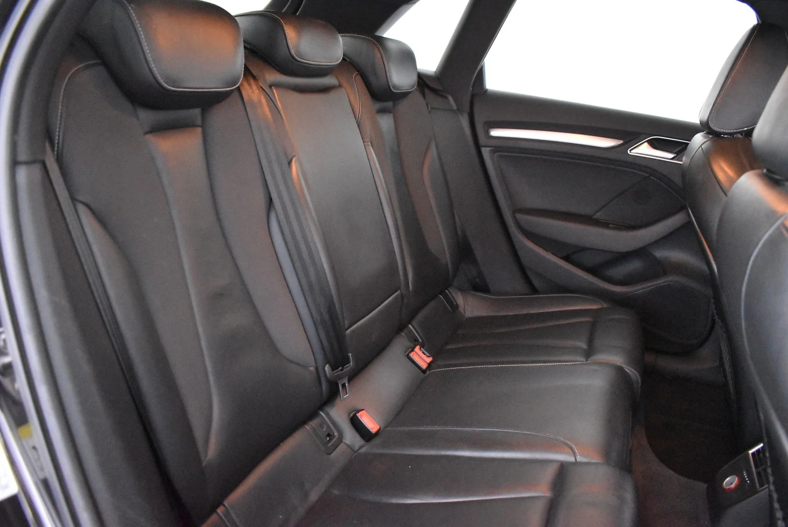 Car Image - 7t3SdVASkeKxrgqzf6TQVy