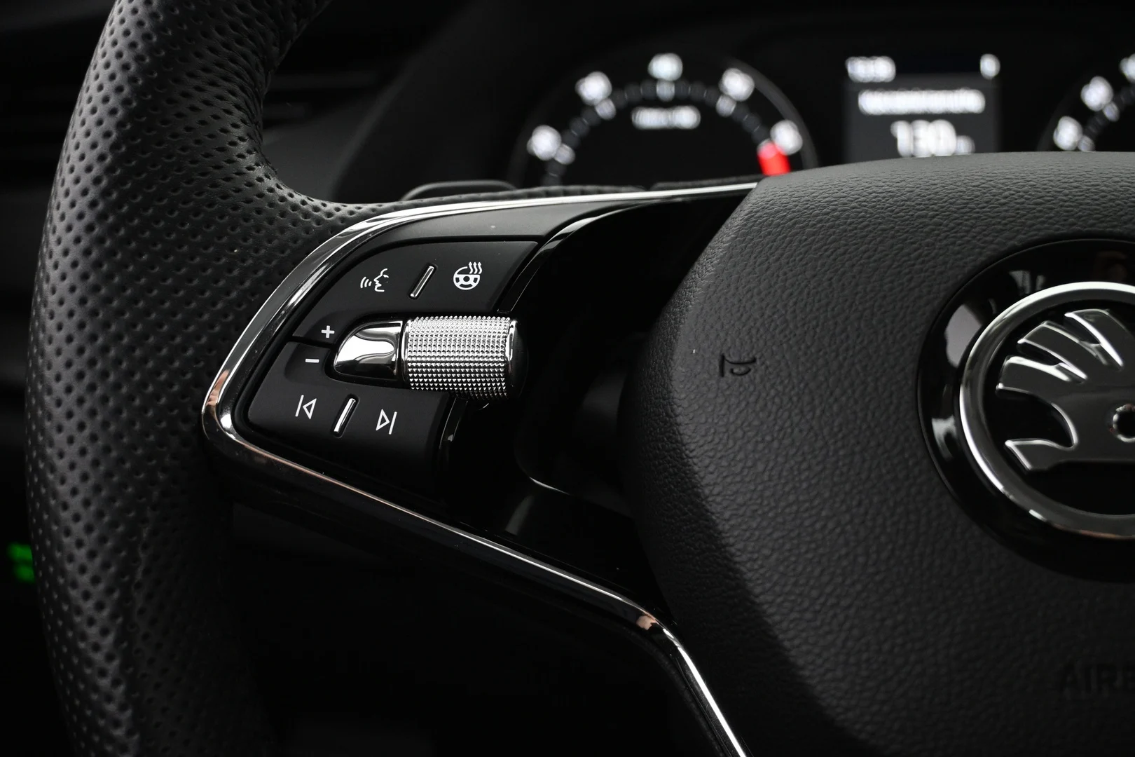 Car Image - hJu0WUsL6V9Z5ztRNths4