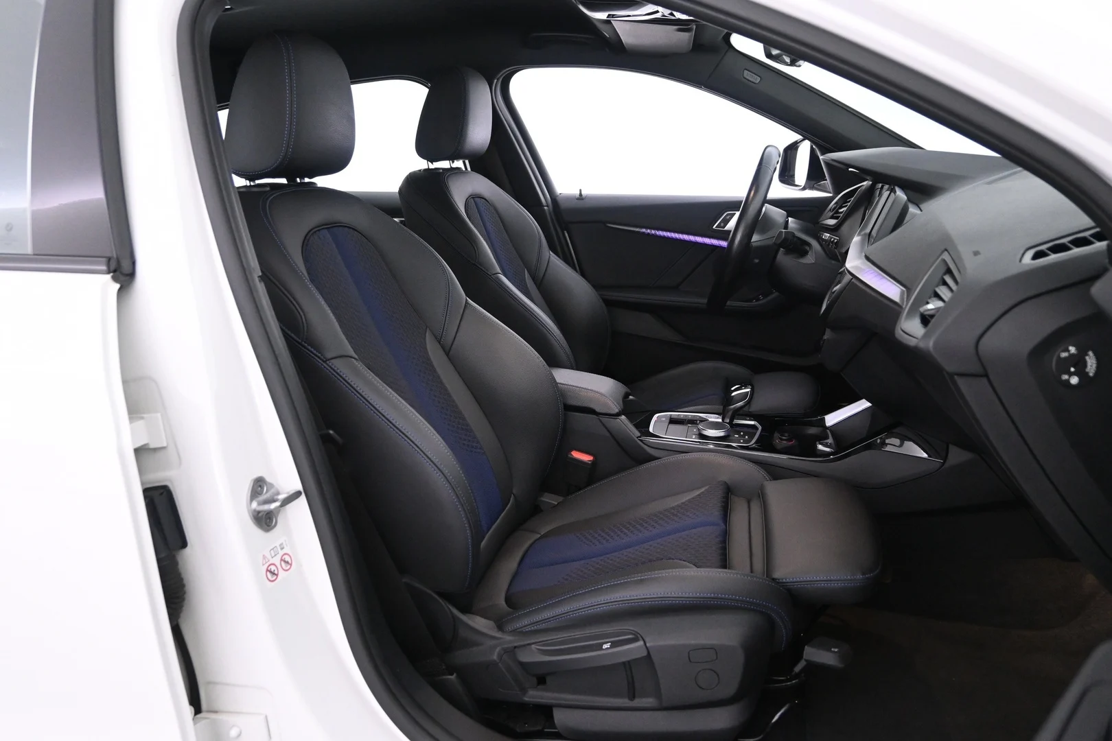 Car Image - 2iA2YQ1HTeyR0X4xzSLDf3