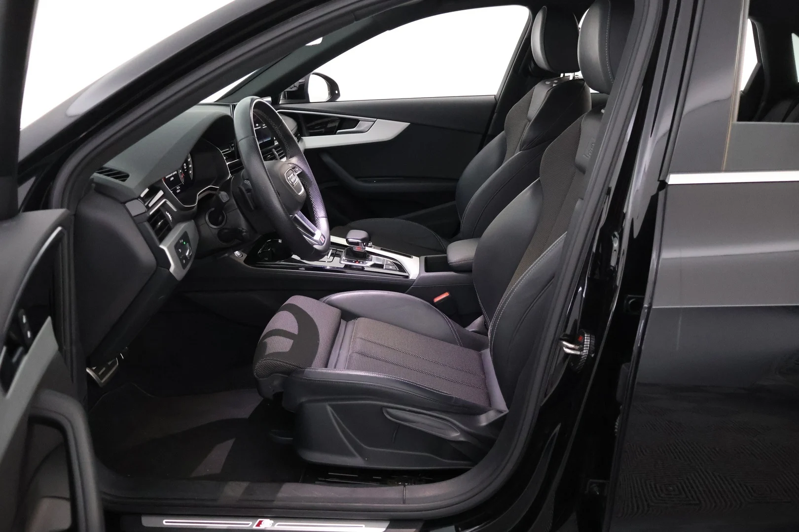 Car Image - 2G9hUF7RGBNRJnRknUBD6w