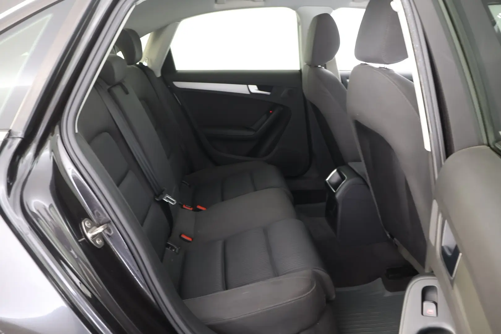 Car Image - 5pWUf4SMECZ8mluCS7VUTQ