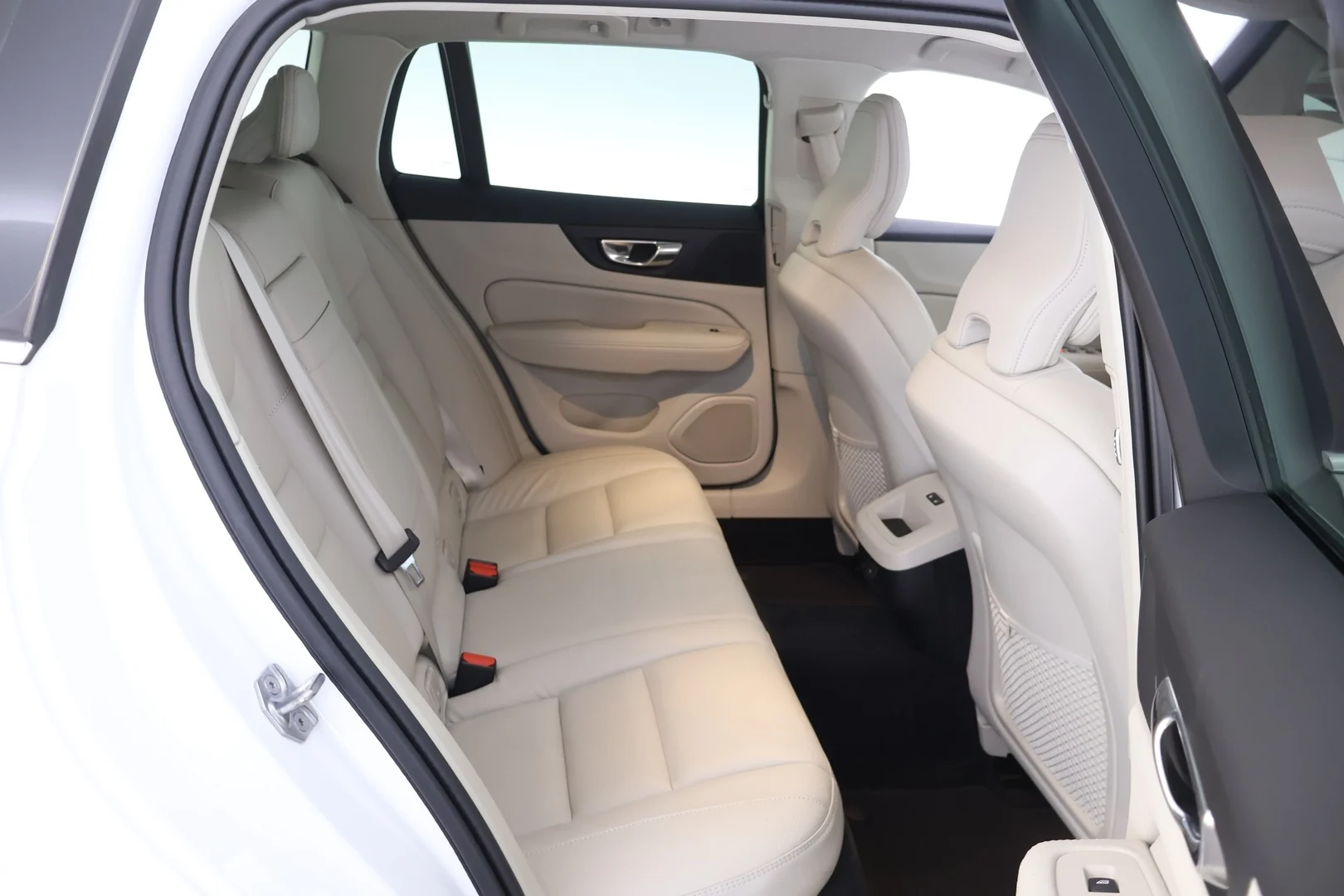 Car Image - 4eq9DvuzFt5uG0Tt1i15BB