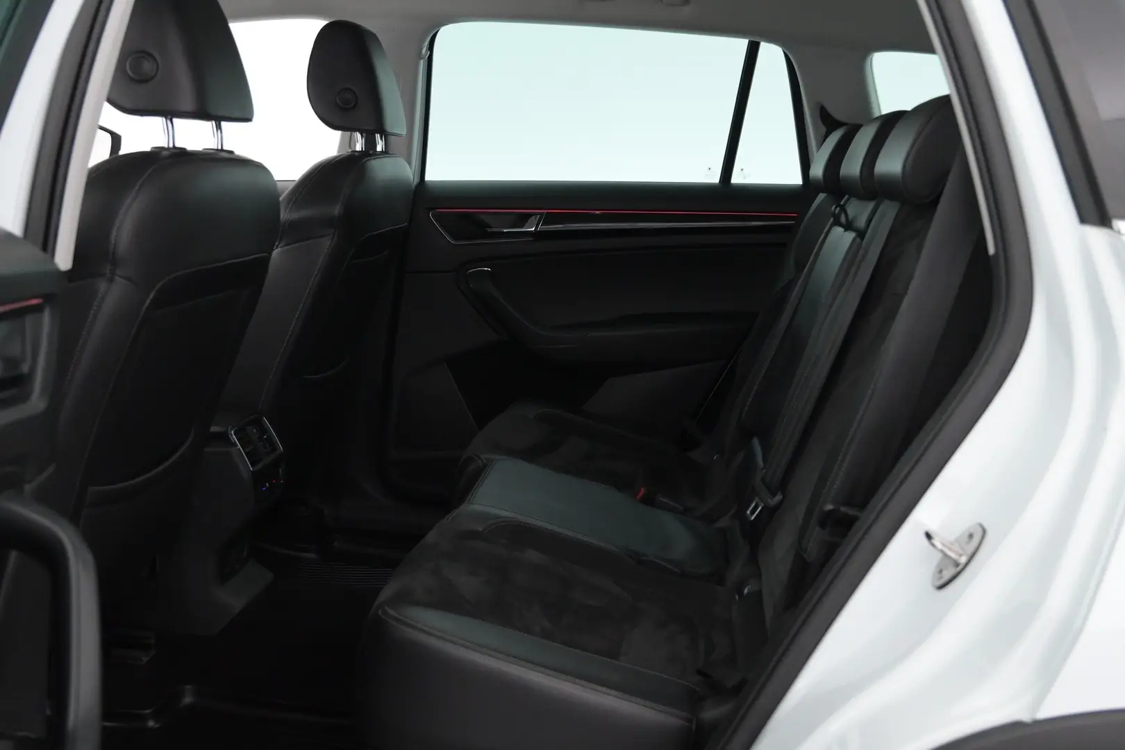 Car Image - 6VAlMILiVP9J8KbHu6L2pJ