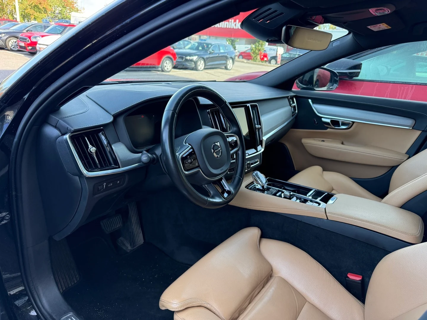 Car Image - ScKbE4h7fM9UVcaPSX9IL