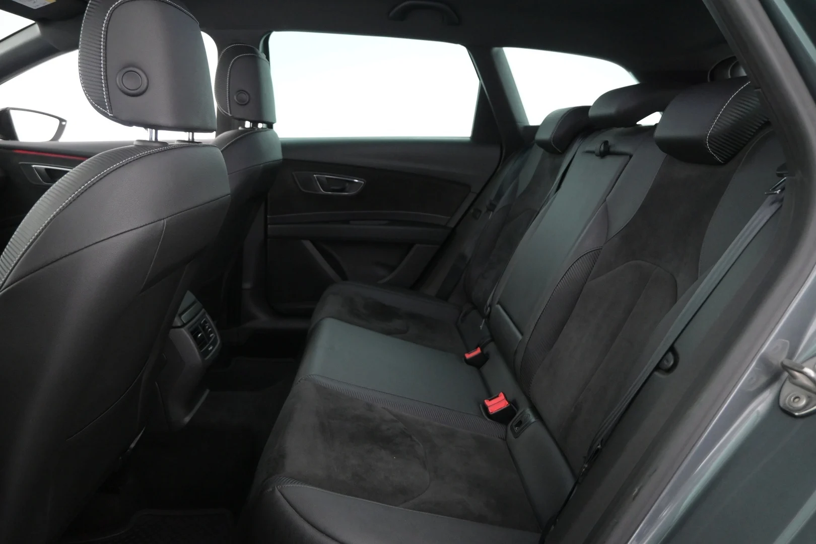 Car Image - 1A2q8cknooMr80zCco6LX3