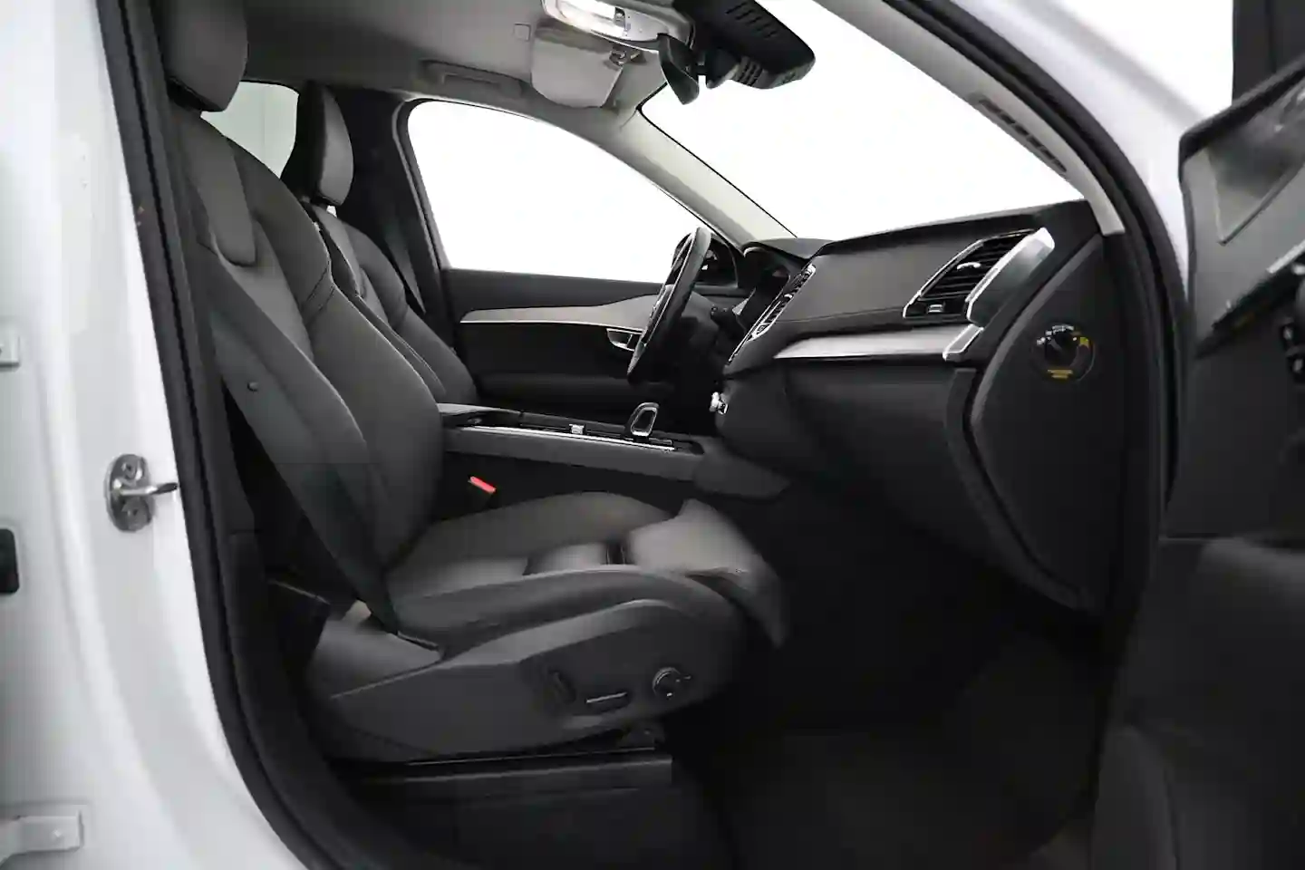 Car Image - 6o8AC9tRXoV5hGoi2MLqc9
