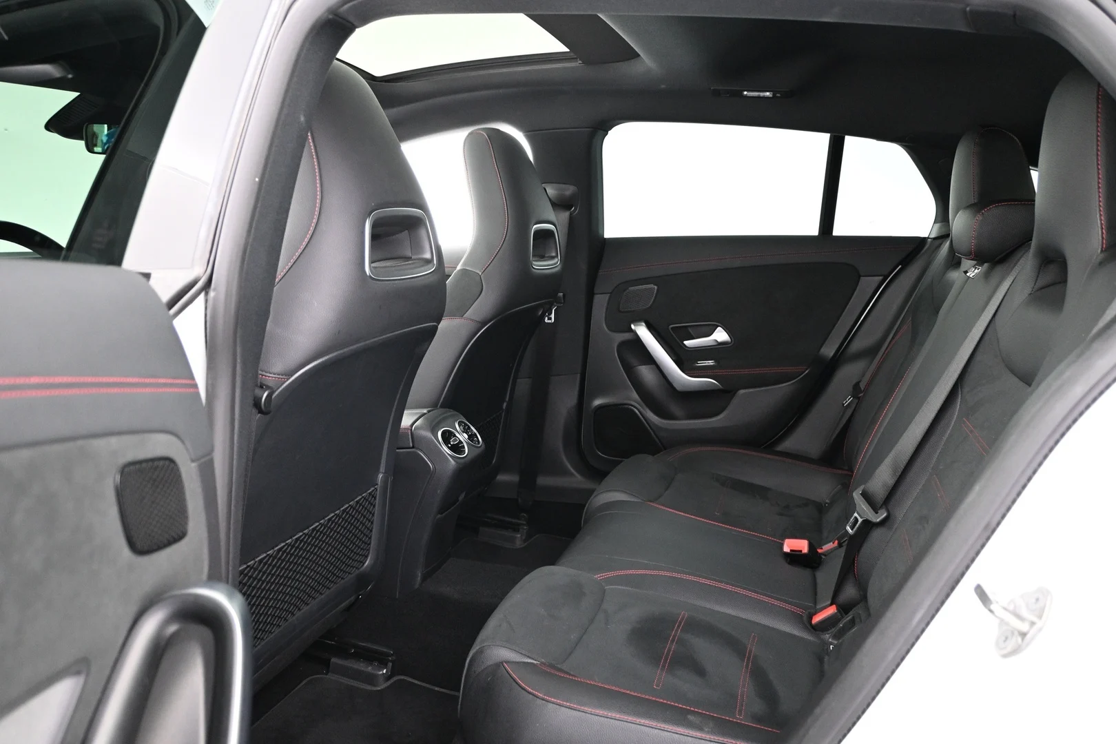 Car Image - 6dMofVd0vpCmlR1HIG9uIl