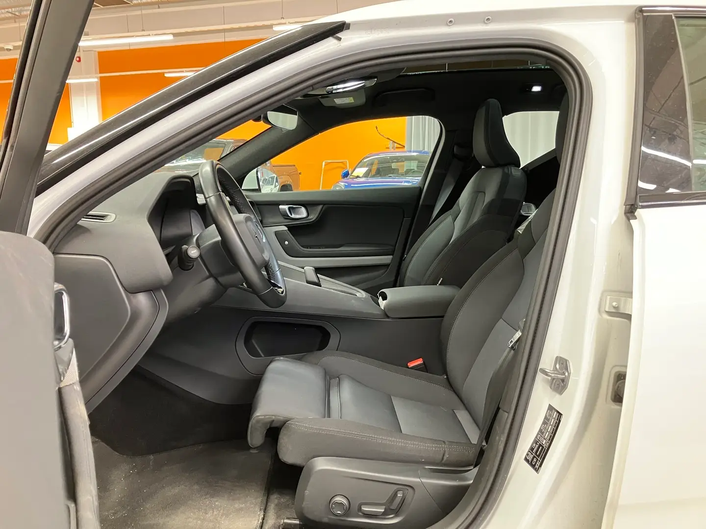 Car Image - 7qkVBv2qEXs9wYBIZDll67