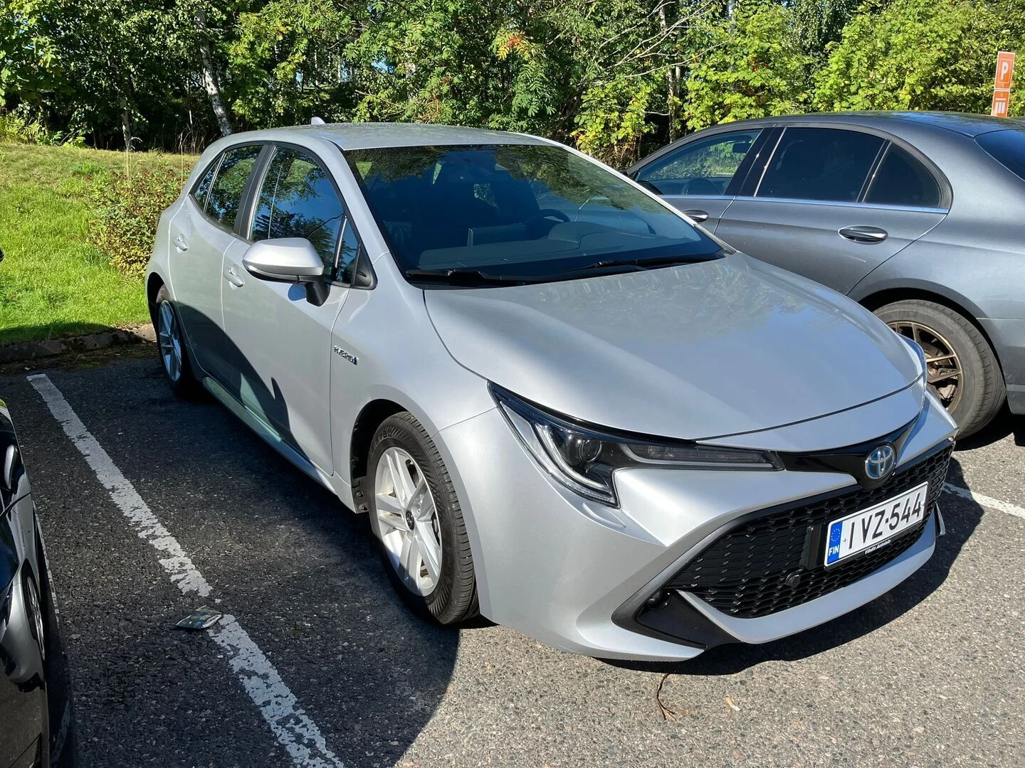 Car Image - f3045PtGpxiv8nWcXluig