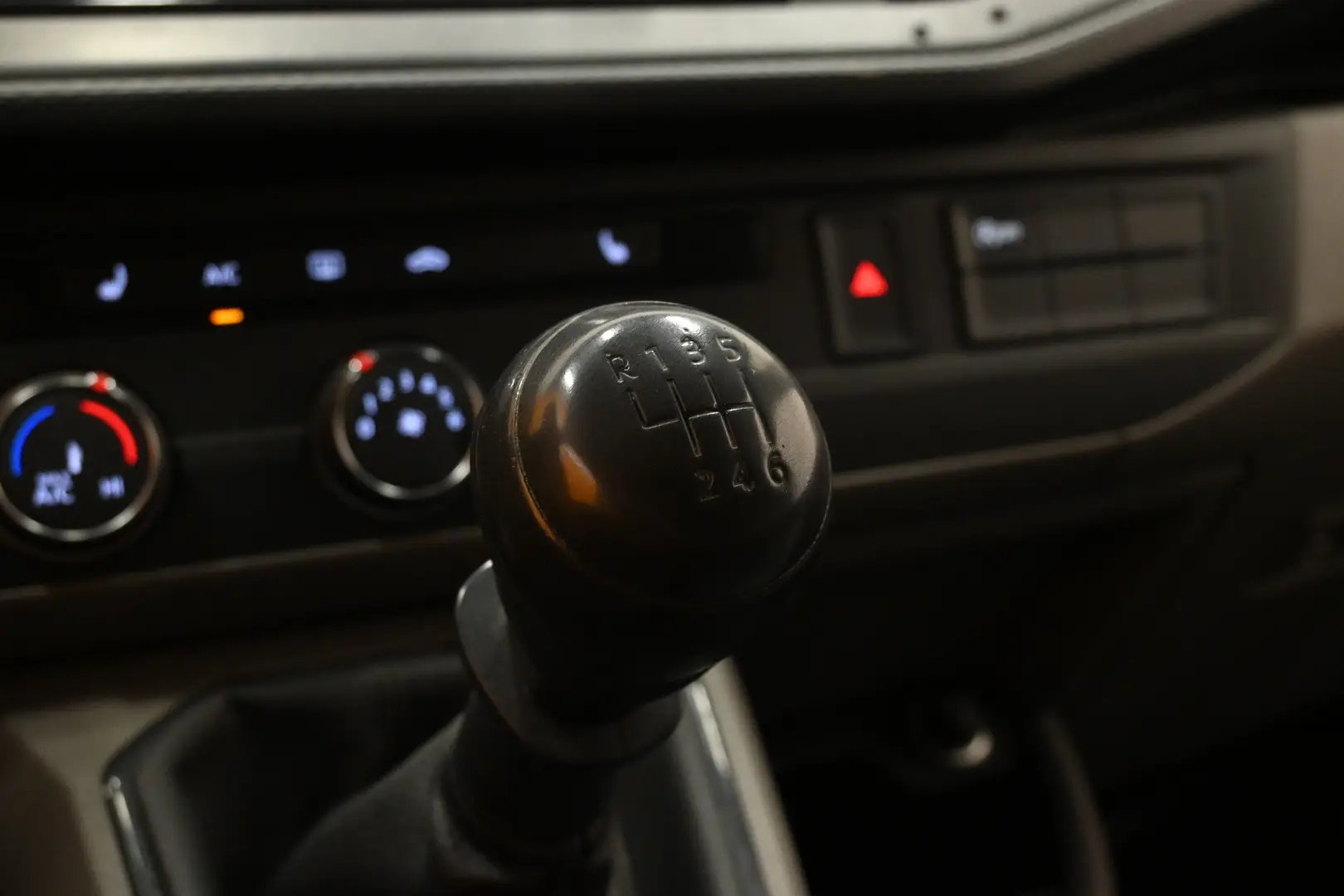Car Image - 3K0aMaEHwAy1EC8JguP5FR