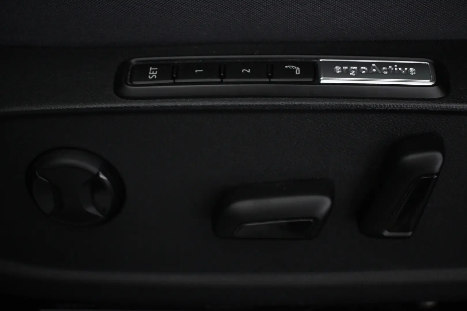 Car Image - 2zemJ5N9v2VnHOfmUE92da