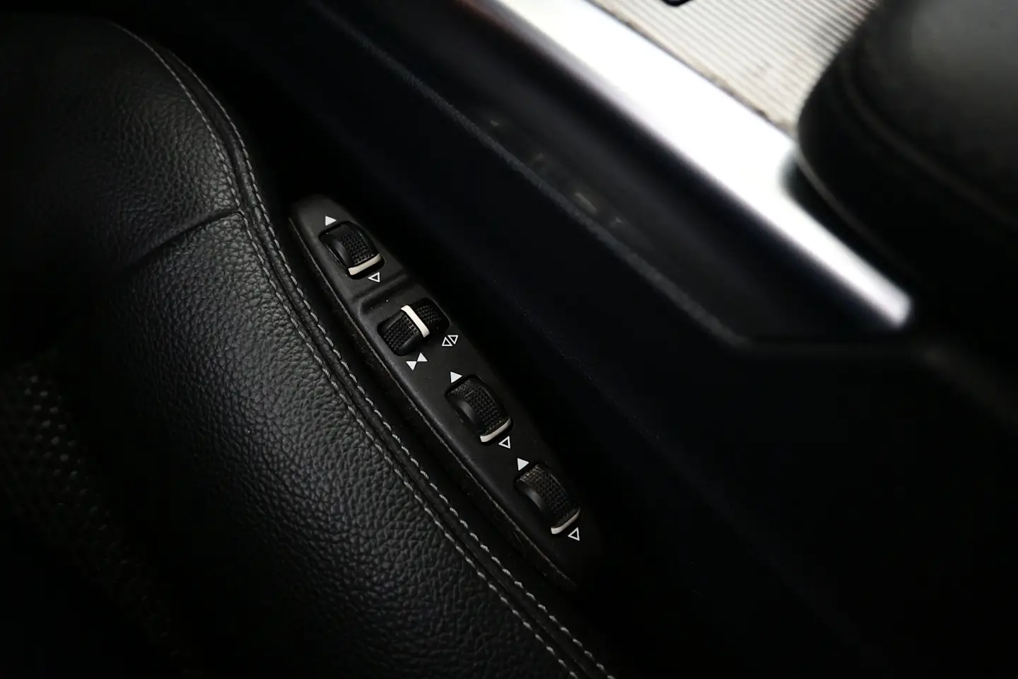 Car Image - 5TWscnpUxzUFI4HVBX4yfN