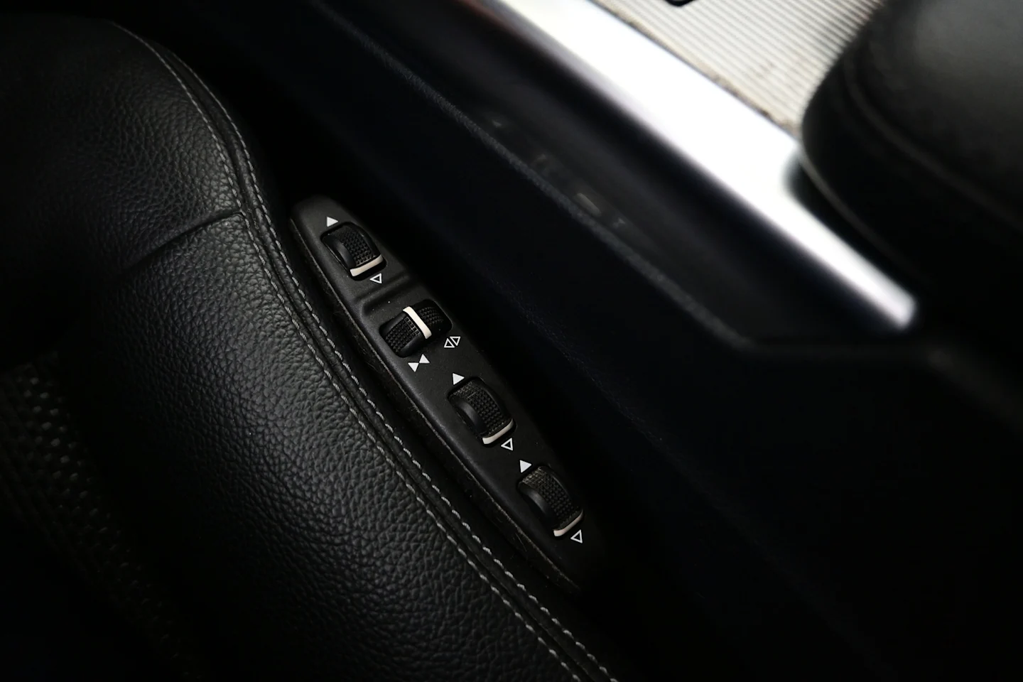 Car Image - 5TWscnpUxzUFI4HVBX4yfN