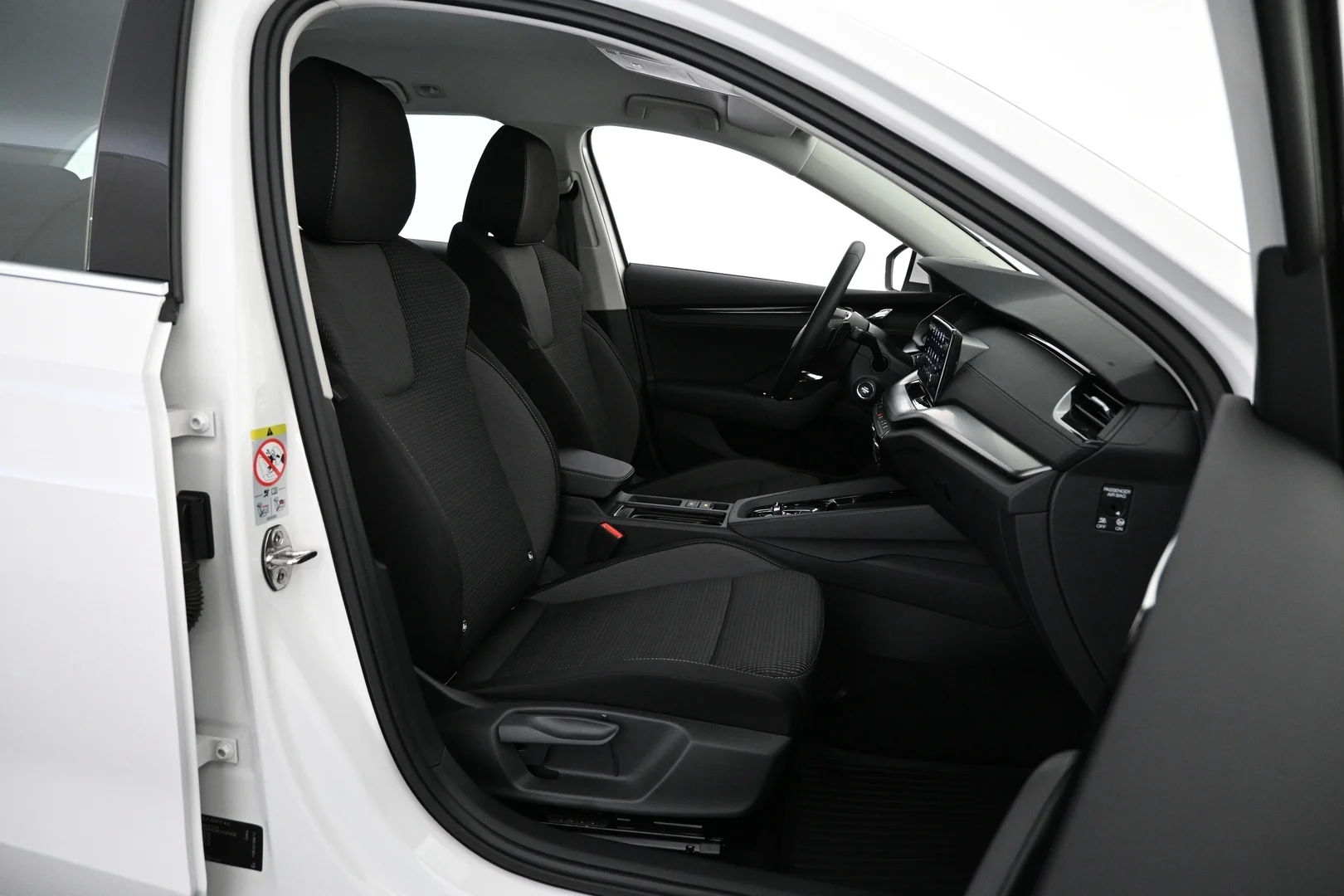 Car Image - hJu0WUsL6V9Z5ztRNths4