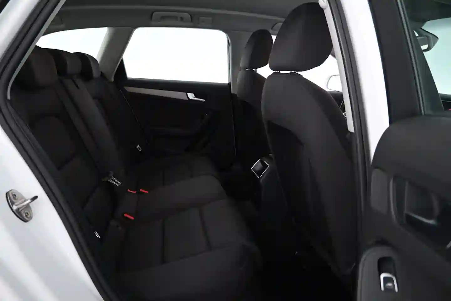 Car Image - 2E6jlw2vdJFrc3lSwAjnuu