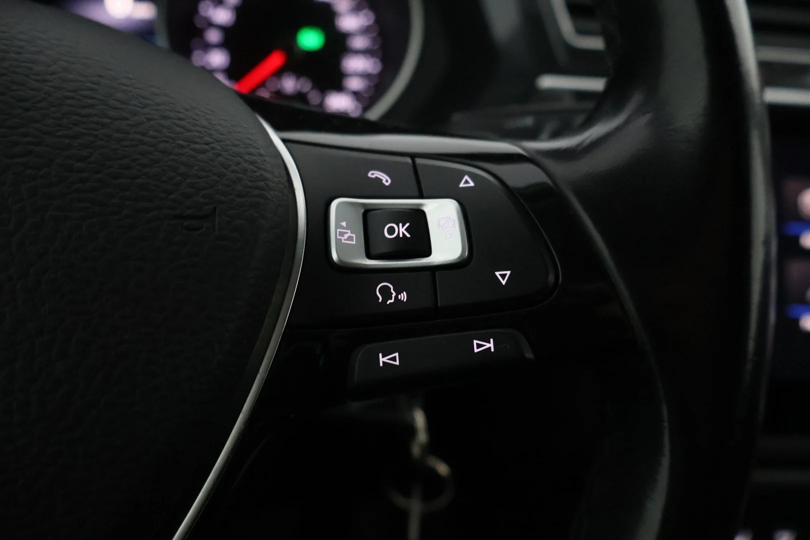 Car Image - 5GRo5ZRL3JkRlJHD28uqez