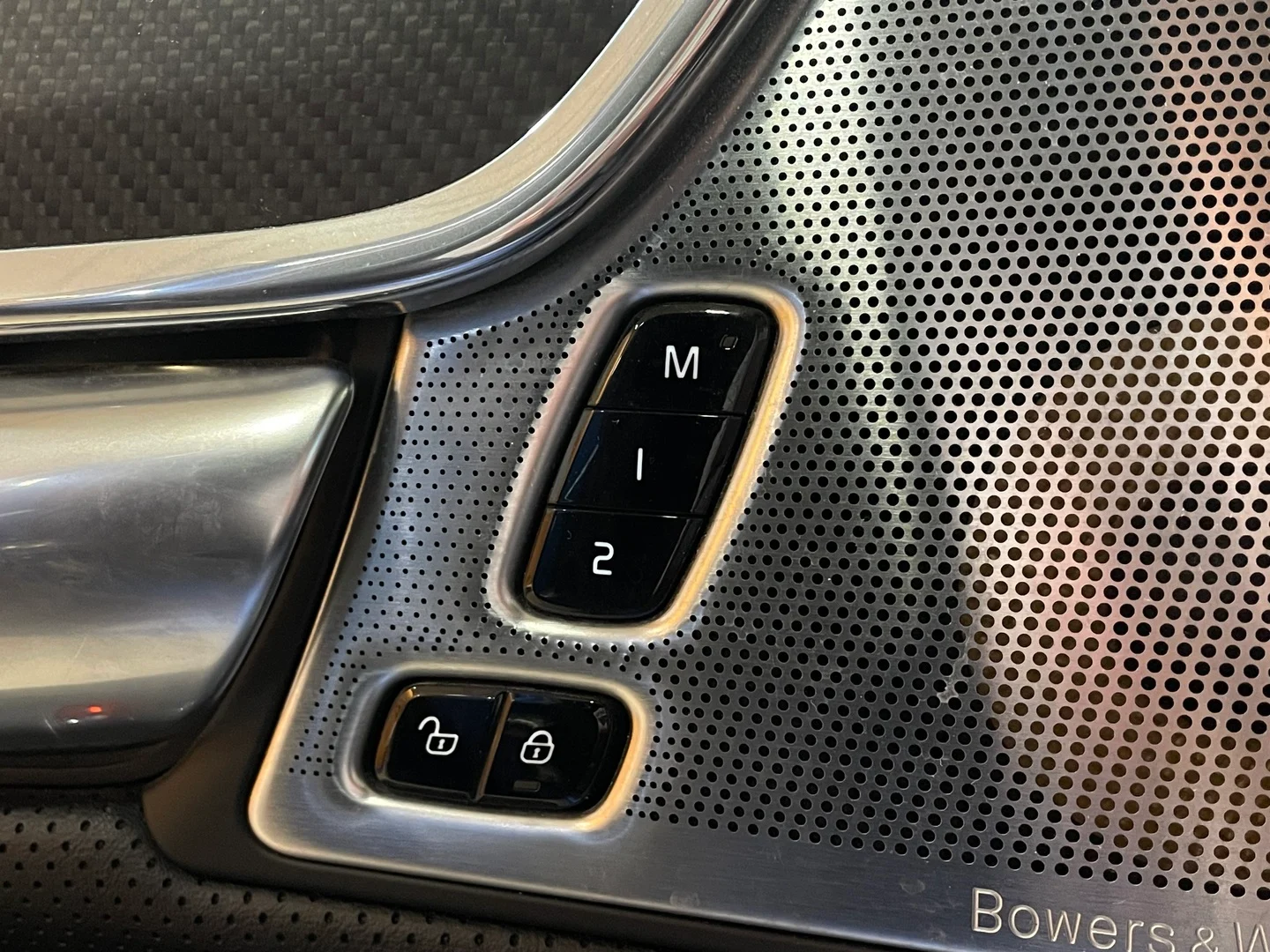 Car Image - 28zh28nGFNfDZlweSOLefU